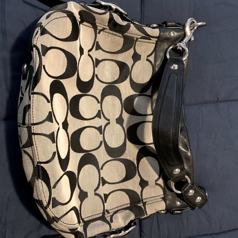 Coach - Signature Zoe